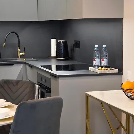 H8 City, Self Check-in Apartamento