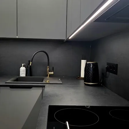 H8 City, Self Check-in Apartamento Klaipėda
